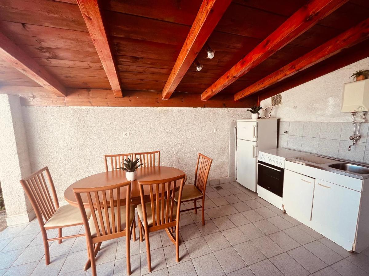Lea Apartment Луція Екстер'єр фото